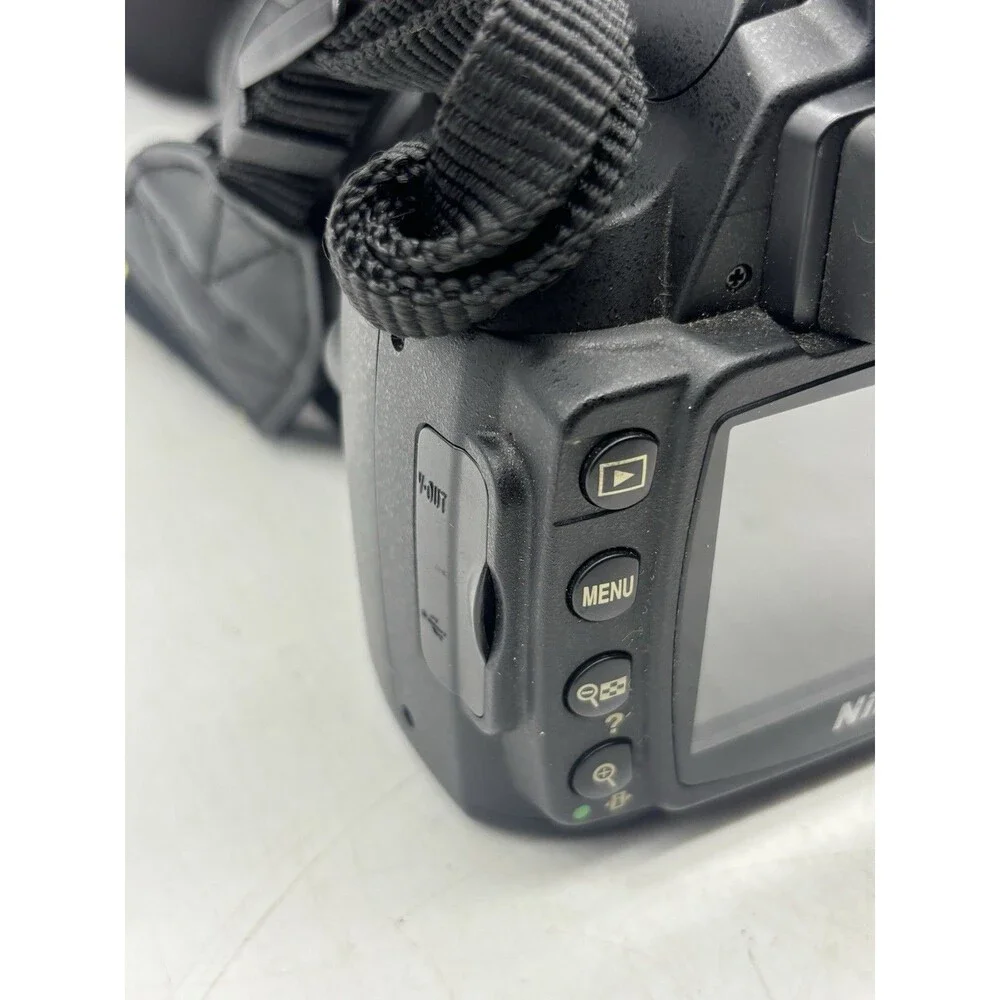 NIKON D40 DSLR CAMERA Kit DIGITAL Handheld Camera + DX  AF-S 18-55mm LENS Bag